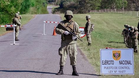 Los soldados reciben $450 por día de patrullaje fronterizo. Foto: Ejército Nacional