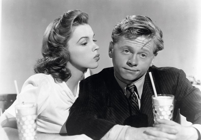 Mickey Rooney fue compañero de reparto habitual de Judy Garland y fue también su primer amor, aunque nunca se concretó.