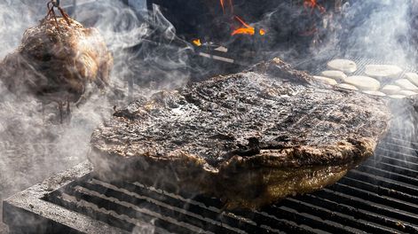 Una parrilla en el Torneo Mundial de Asadores 2024.