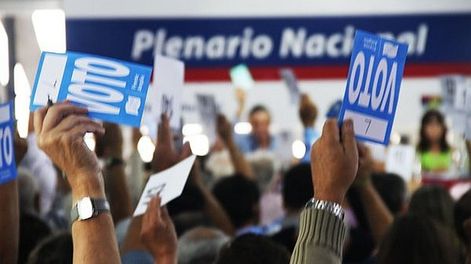 imagen de Sectores del Frente Amplio postergan reforma constitucional para no afectar chance electoral