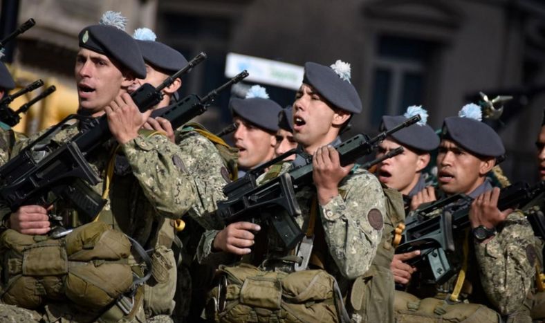 Para el Centro Militar, “inevitablemente” cada vez más personas pedirán que la lucha contra el narco sea “librada por los profesionales de la guerra”