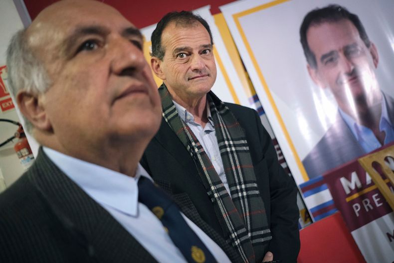 Guillermo Domenech y Guido Manini Ríos, en la sede de Cabildo Abierto