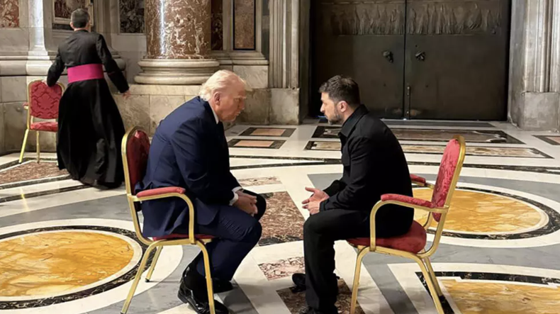 Al margen de las exequias del papa Francisco en la Basílica de San Pedro, se produjo un encuentro entre el mandatario ucraniano Volodimir Zelenski y el ex presidente estadounidense Donald Trump