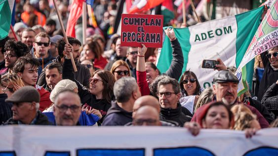 Paro general parcial del PIT-CNT en agosto de 2025. Paro general parcial del PIT-CNT en agosto de 2025.