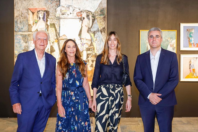 Presidente de Zonamerica Orlando Dovat, curadoras de la exposición Elaiza Pozzi y Verónica Parrado con el gerente general de Zonamerica Martín Dovat.