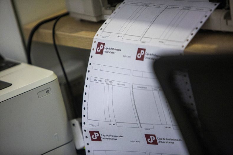 La Caja de Profesionales atraviesa un deterioro financiero. Foto: Mauricio Zina, adhocFOTOS