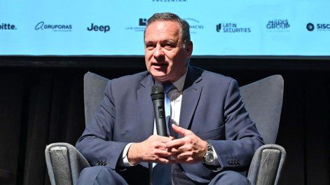 Candidato por el Partido Nacional Álvaro Delgado, durante el ciclo Desayunos Candidatos de Búsqueda