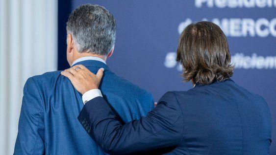 Presidente Yamandú Orsi y expresidente Luis Lacalle Pou. Presidente Yamandú Orsi y expresidente Luis Lacalle Pou.