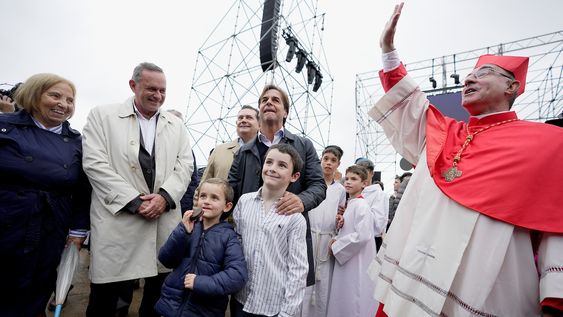 Daniel Sturla junto a Álvaro Delgado y Luis Lacalle Pou, durante una actividad de la Iglesia católica el año pasado