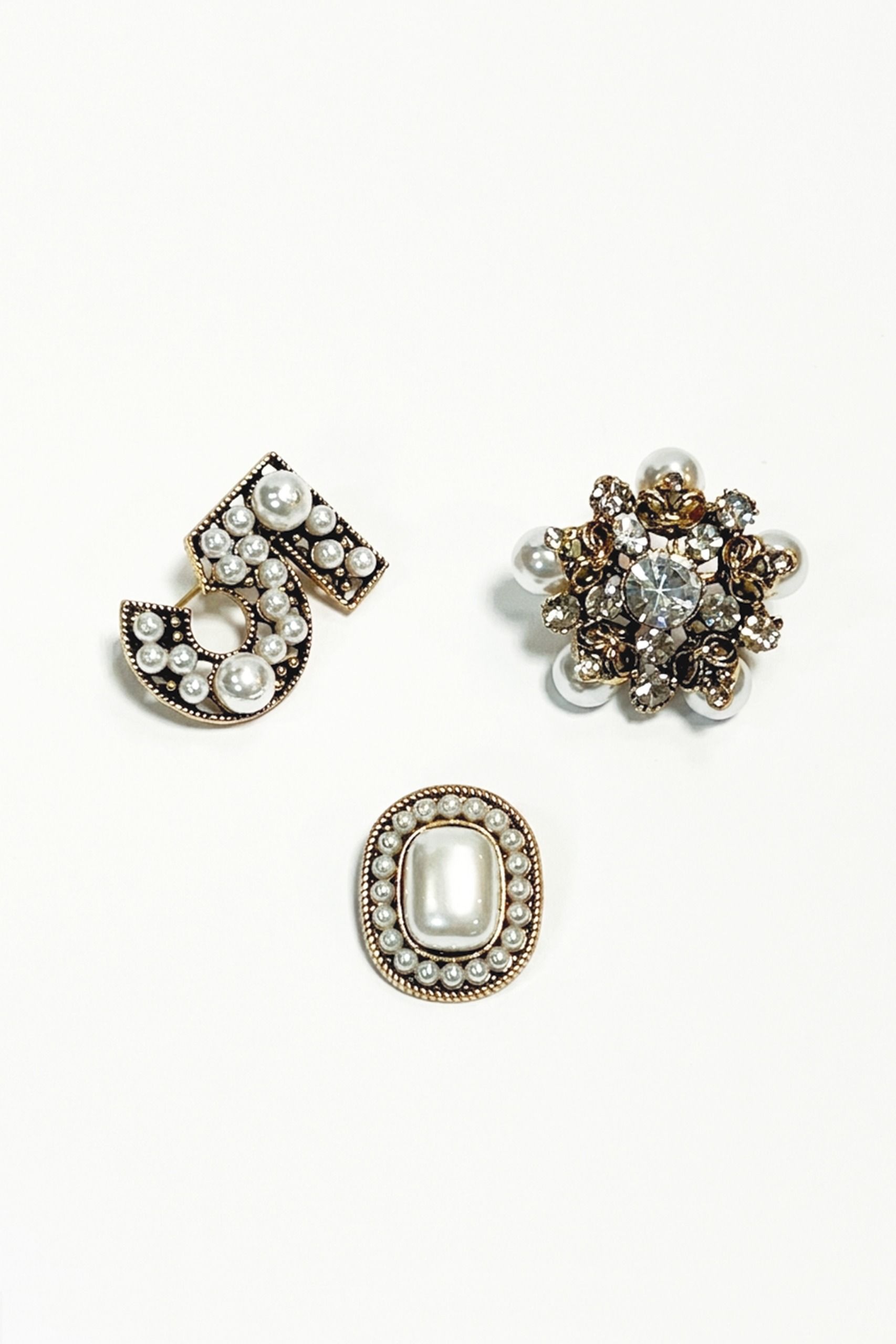 Broches
