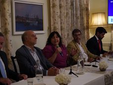 Álvaro Delgado, Pablo Mieres, Fernanda Castellanos, Fernando Pereira y Andrés Ojeda. Álvaro Delgado, Pablo Mieres, Fernanda Castellanos, Fernando Pereira y Andrés Ojeda.