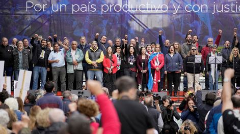 Dirigentes sindicales en el acto del 1º de mayo