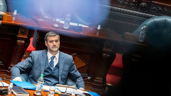 Nicolás Martinelli lideró una comitiva del Ministerio del Interior al Parlamento este lunes 7 de octubre Nicolás Martinelli lideró una comitiva del Ministerio del Interior al Parlamento este lunes 7 de octubre