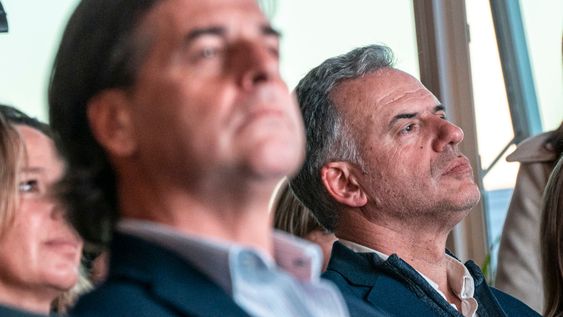 Luis Lacalle Pou y Yamandu Orsi durante un acto en Canelones en 2024 Luis Lacalle Pou y Yamandu Orsi durante un acto en Canelones en 2024