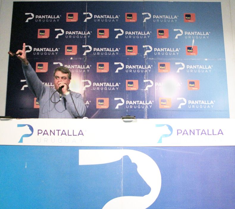 Los remates ganaderos trasmitidos por internet se ajustan al distanciamiento social requerido para evitar contagios de Covid-19. Foto: NDA / Búsqueda