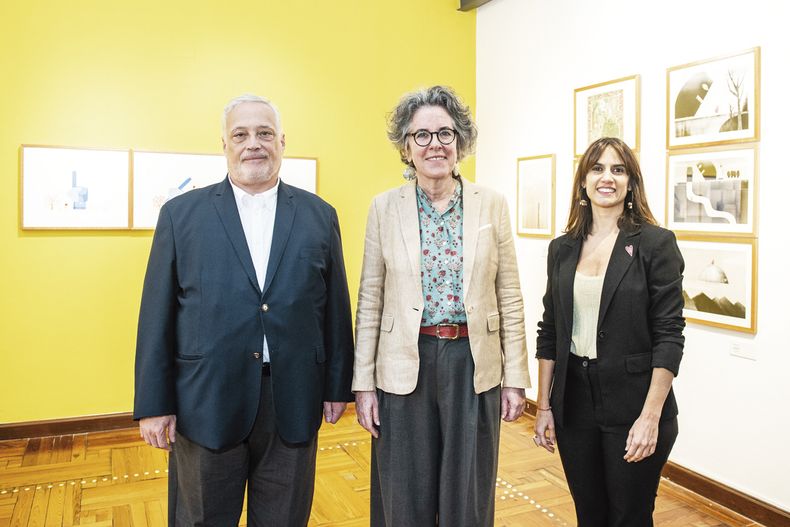 El embajador de Portugal João Pedro Antunes, la directora nacional de Cultura del MEC Mariana Wainstein y Silvana Bergson, coordinadora del Instituto Nacional de Artes Visuales