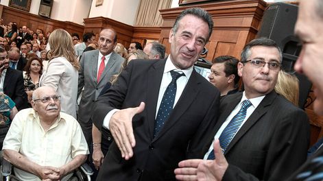 Búsqueda | El 57% aprueba la gestión de Salinas, según Opción. Foto: Javier Calvelo, adhocFOTOS