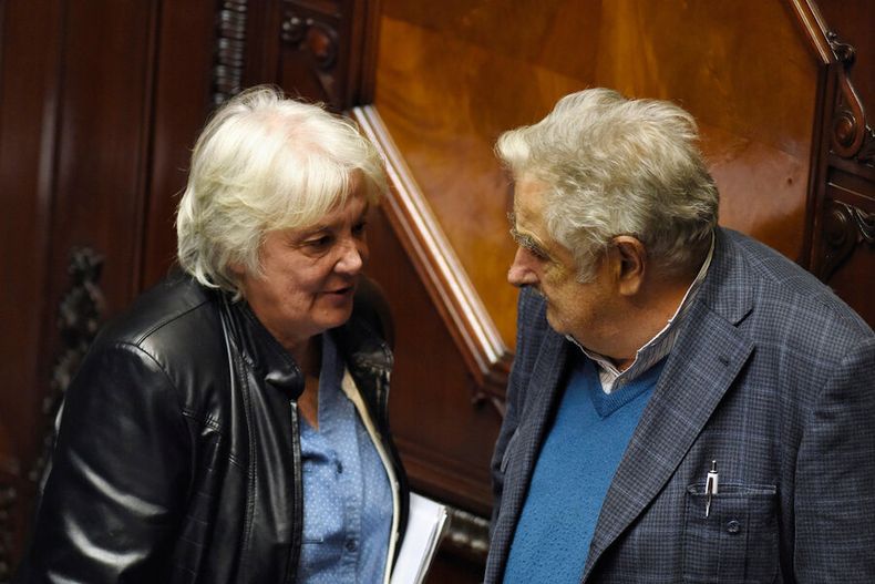 Lucia Topolansky y José Mujica. Foto: Nicolás Celaya / adhocFOTOS