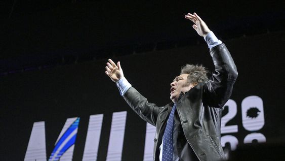 Javier Milei, candidato de La Libertad Avanza, el más votado del domingo 13. Foto: Luis Robayo / AFP Javier Milei, candidato de La Libertad Avanza, el más votado del domingo 13. Foto: Luis Robayo / AFP