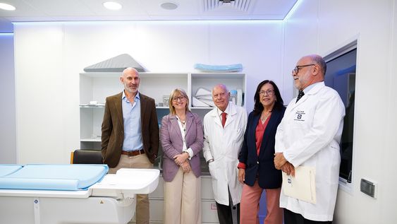 Jefe médico del Área de Resonancia del CMDTC Emilio Turcatti, ministra de Salud Pública Cristina Lustemberg, presidente del Directorio de CMDTC Bartolomé Ángel Grillo, presidenta del SMI María del Rosario Pérez y director general del SMI Fernando Paroli. Jefe médico del Área de Resonancia del CMDTC Emilio Turcatti, ministra de Salud Pública Cristina Lustemberg, presidente del Directorio de CMDTC Bartolomé Ángel Grillo, presidenta del SMI María del Rosario Pérez y director general del SMI Fernando Paroli.