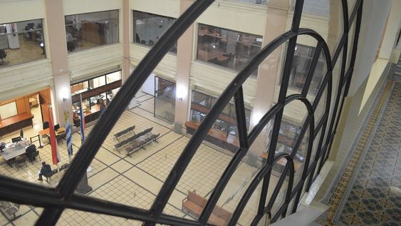 El Ministerio de Economía y Finanzas redacta un decreto para habilitar a la TGN a tener su propia mesa de cambios El Ministerio de Economía y Finanzas redacta un decreto para habilitar a la TGN a tener su propia mesa de cambios