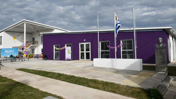 El día de su inauguración en abril de 2024, la Escuela 409 del barrio La Paloma del Cerro El día de su inauguración en abril de 2024, la Escuela 409 del barrio La Paloma del Cerro