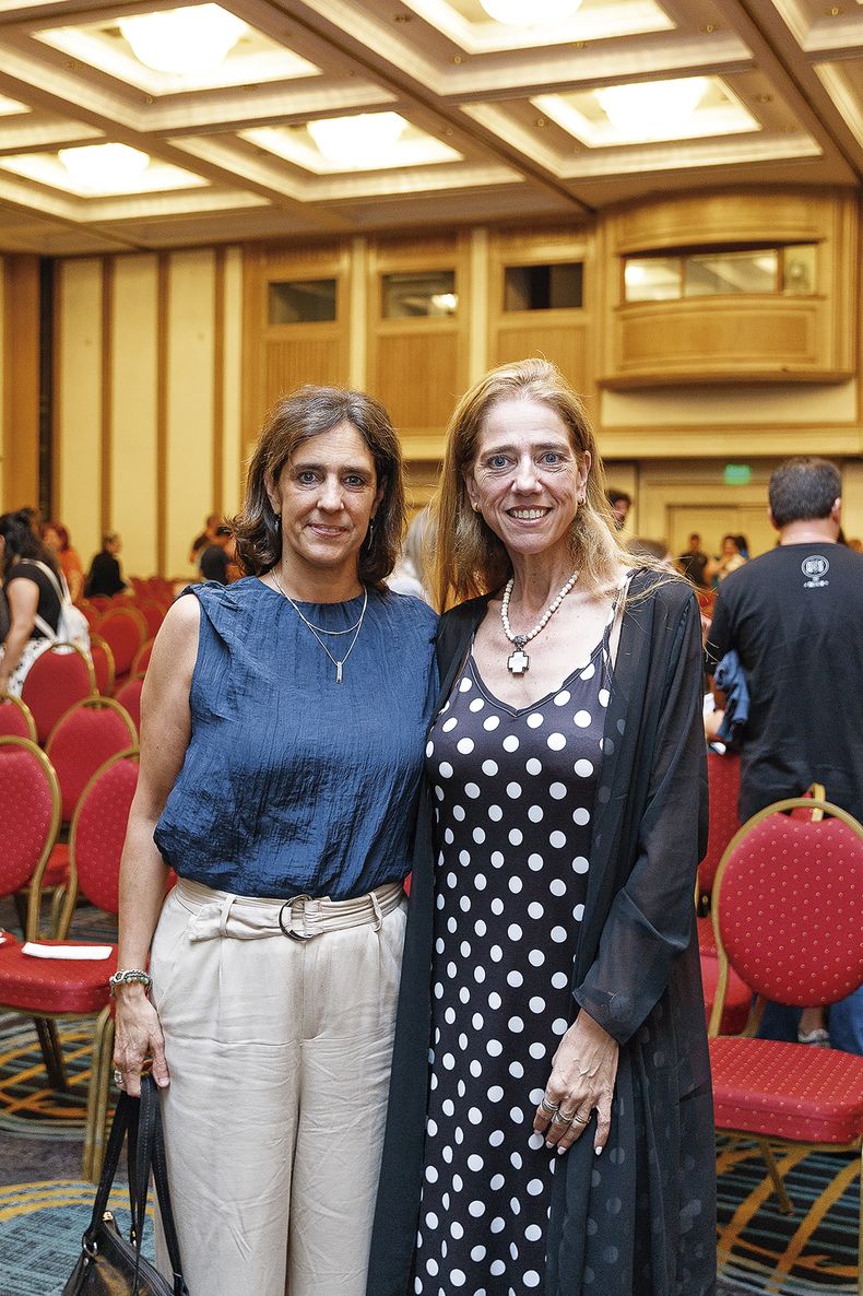 Por el Preuniversitario Ciudad de San Felipe: Malena Costa y Ana Inés López
