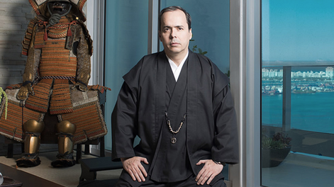 imagen de Juan José Rendón, el “rey de la propaganda negra” que lo “defiende” de las fake news