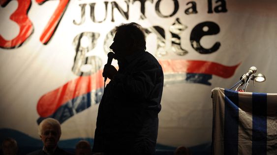 José Mujica durante un discurso de aniversario del Frente Amplio José Mujica durante un discurso de aniversario del Frente Amplio