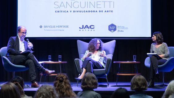 El director periodístico de Búsqueda Andrés Danza y la editora de Cultura Silvana Tanzi entrevistaron a la crítica y divulgadora cultural Emma Sanguinetti