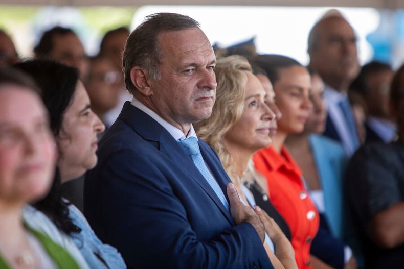 Alvaro Delgado y Laura Raffo en un acto del Ministerio de Desarrollo Social en el barrio Casavalle en Montevideo. Foto: Mauricio Zina / adhocFOTOS