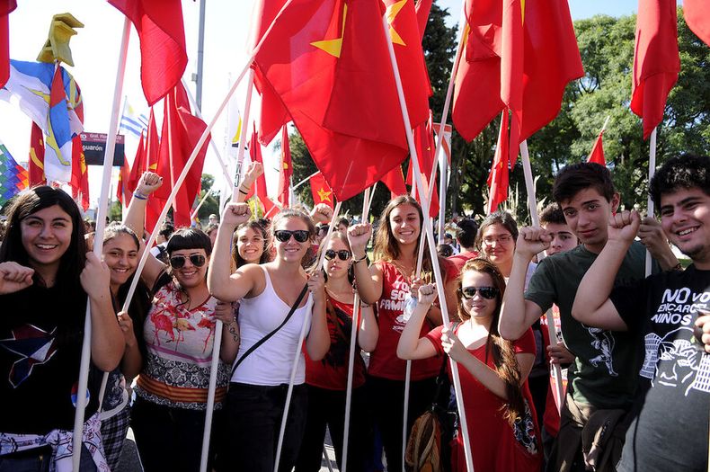 imagen de El desgaste, los jóvenes y el desconocimiento de la política