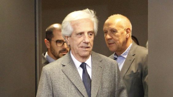 Tabaré Vázquez, Miguel Ángel Toma y Juan Andrés Roballo. Foto: Nicolás Der Agopián / Búsqueda Tabaré Vázquez, Miguel Ángel Toma y Juan Andrés Roballo. Foto: Nicolás Der Agopián / Búsqueda