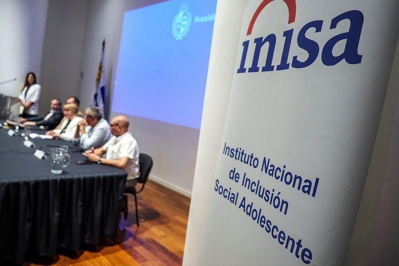 Ceremonia de firma del convenio entre el Ministerio de Defensa Nacional e INISA en el salón de actos de la Torre Ejecutiva en Montevideo, 27 de enero de 2026.