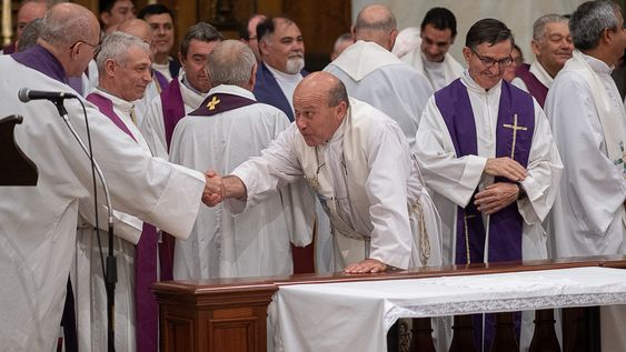Apoyada en elementos religiosos, éticos, médicos y científicos, la Iglesia católica ha mantenido una postura pública contra la “ley de eutanasia”. Apoyada en elementos religiosos, éticos, médicos y científicos, la Iglesia católica ha mantenido una postura pública contra la “ley de eutanasia”.