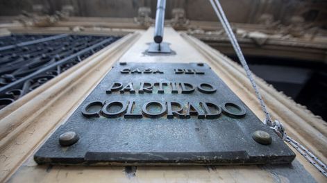 Casa del Partido Colorado en el centro de Montevideo. Foto: Mauricio Zina / adhocFOTOS