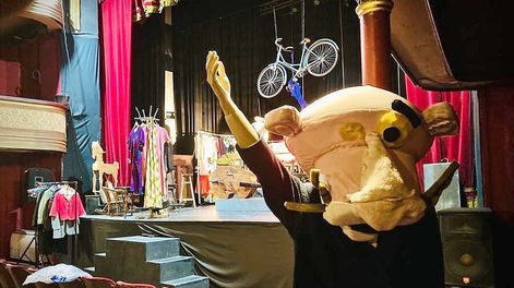 Búsqueda | La feria americana del Teatro Stella. Foto: Facebook Teatro Stella