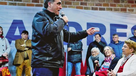 Andrés Lima durante un acto del Encuentro Federal Artiguista, el 30 de junio de 2022. Foto: Javier Calvelo, adhocFOTOS