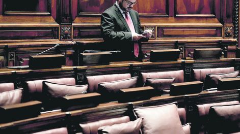 Búsqueda | Diputado Felipe Schipani en el Palacio Legislativo en 2022. Foto: Javier Calvelo / adhocFOTOS