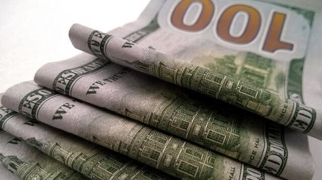 imagen de Compras “fuertes” de un banco privado y del BCU hacen subir el dólar