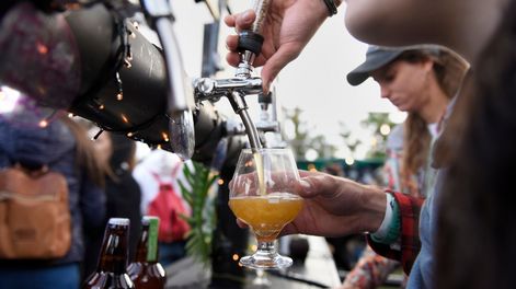 La intención del gobierno es hacer cumplir la ley sobre el alcohol vigente desde 2020