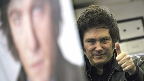 Milei durante un acto de campaña electoral. Foto: Juan Mabromata, AFP