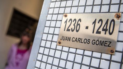 Búsqueda | Romina Celeste Papasso tras declarar en la audiencia por el caso Penadés en el Juzgado de Juan Carlos Gómez, en Montevideo. Foto: Mauricio Zina, adhocFOTOS