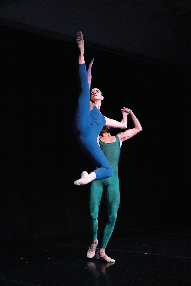 En el escenario de The Grand Hotel, la bailarina Rosina Gil presentó un repertorio clásico y moderno