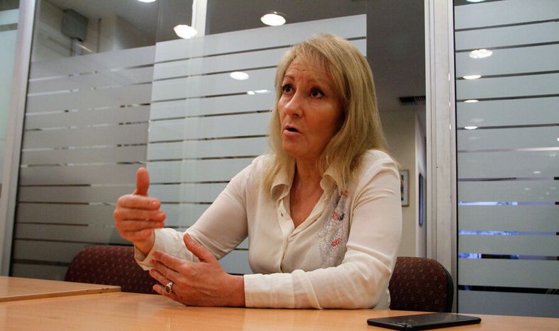 imagen de La candidatura de la ministra Cosse recoge apoyos dentro del vazquismo, mientras sus acciones en el MPP están a la baja