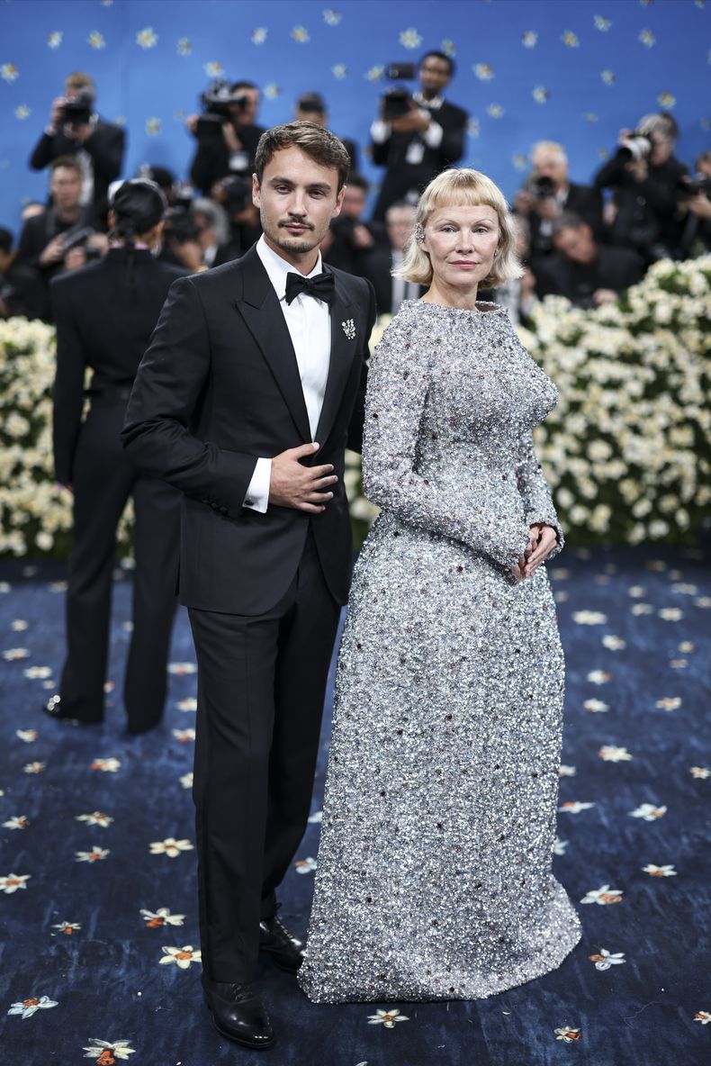 Pamela Anderson con su hijo Brandon Thomas Lee
