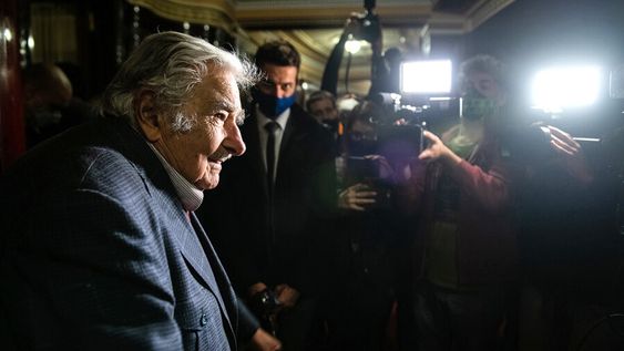 José Mujica, el día que renunció a su banca en el Senado. Foto: Santiago Mazzarovich / adhocFOTOS José Mujica, el día que renunció a su banca en el Senado. Foto: Santiago Mazzarovich / adhocFOTOS