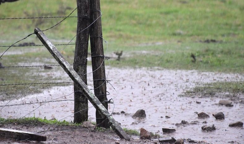 En Uruguay llueven en promedio unos 100 milímetros por mes, pero de forma muy irregular.
