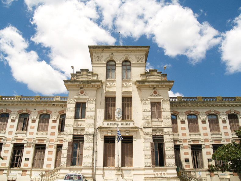imagen de La sede central de la Facultad de Agronomía vive una crítica situación edilicia que obligará a construir nuevos laboratorios