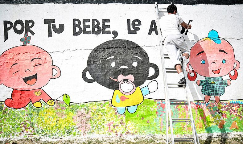 Mural del evento La Infancia Es Capital. Foto: Javier Calvelo, adhocFOTOS